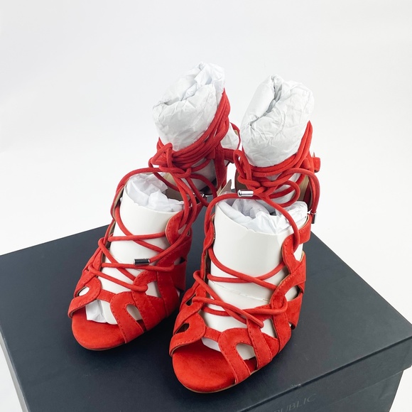 New BANANA REPUBLIC Size 7.5 Jene Suede Heels in Dune Red - Picture 3 of 5